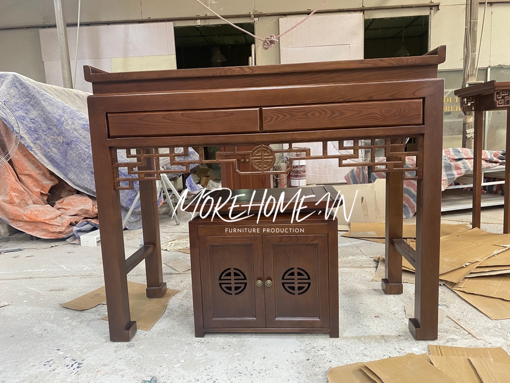 Thi công bàn thờ đứng, tủ thờ gỗ tự nhiên chi tiết tỉ mỉ đường nét thẩm mỹ được thiết kế theo kích thước phong thủy mang tài lộc và sự may mắn cho gia chủ